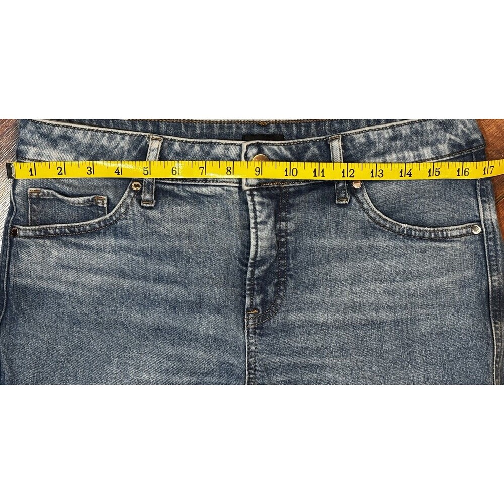 Express 90s Ankle Boot Mid Rise Med Wash Cropped Jeans Women's Size 8 Short - Picture 3 of 8